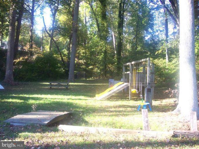 2986 Valley View Road Annapolis, MD 21401 - Photo 5 of 9 walk to the playground!