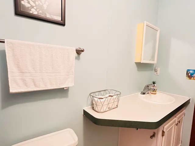 $249,900 | 105 Breezewood Circle, San Mateo, FL 32187