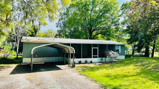 $249,900 | 105 Breezewood Circle, San Mateo, FL 32187