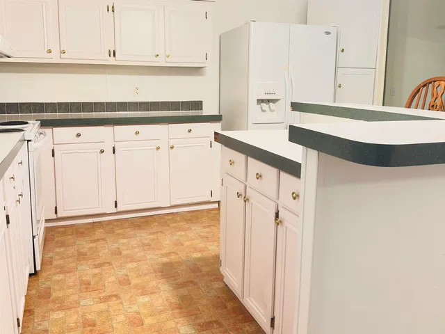 $249,900 | 105 Breezewood Circle, San Mateo, FL 32187