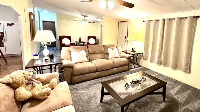 $249,900 | 105 Breezewood Circle, San Mateo, FL 32187