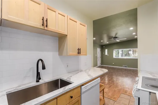 $2,200 | 4805 West 33rd Avenue, Denver, CO 80212