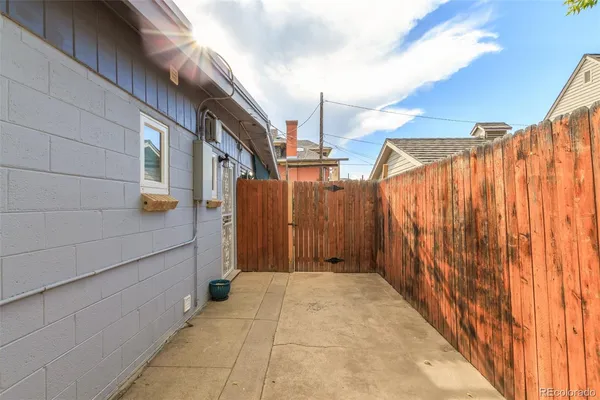 $2,200 | 4805 West 33rd Avenue, Denver, CO 80212