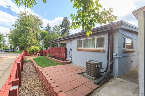 $2,200 | 4805 West 33rd Avenue, Denver, CO 80212