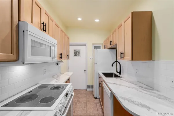 $2,200 | 4805 West 33rd Avenue, Denver, CO 80212