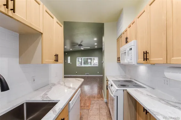 $2,200 | 4805 West 33rd Avenue, Denver, CO 80212