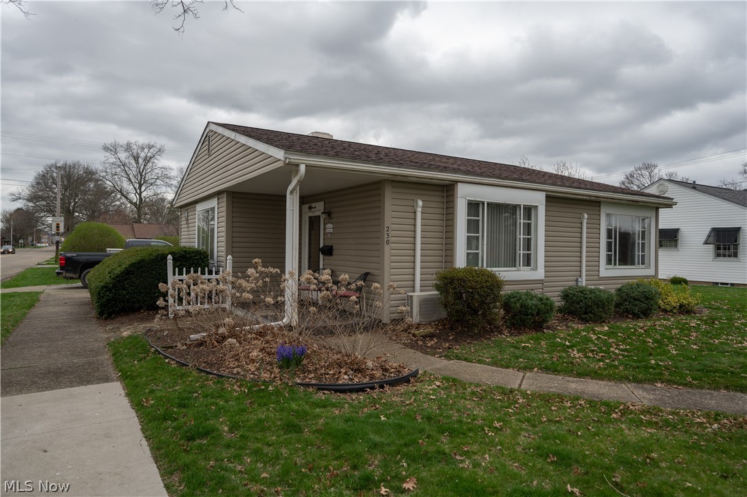 230 South Reeves Avenue Dover, OH 44622 - Photo 1 of 25 Gallery Image 1