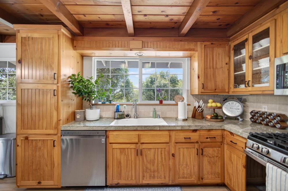 14428 Garden Bar Road Grass Valley, CA 95949 - Photo 16 of 80