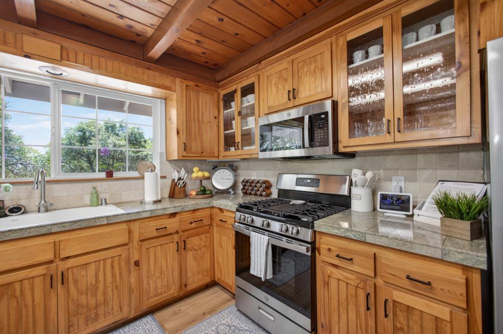 14428 Garden Bar Road Grass Valley, CA 95949 - Photo 18 of 80