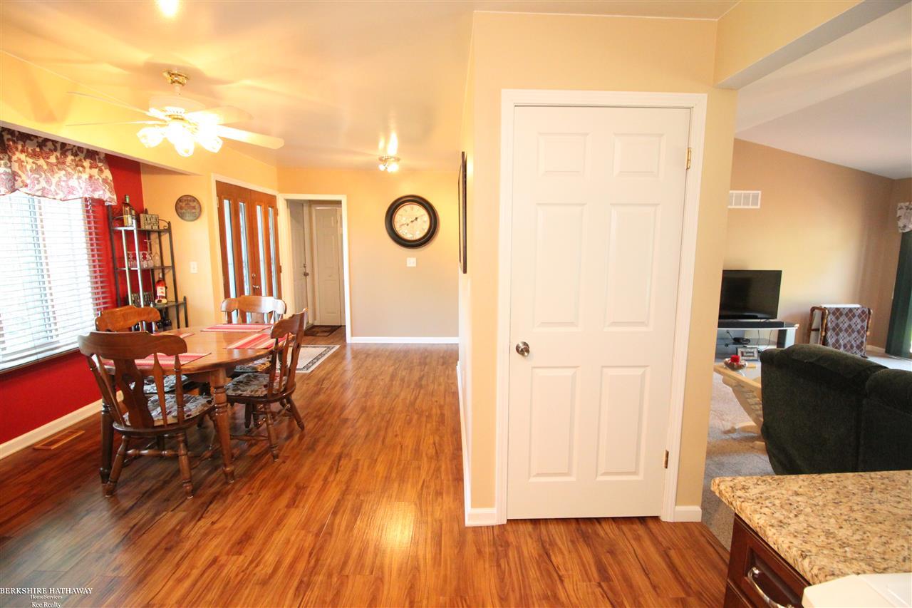 47181 Barbara Road Macomb, MI 48044 - Photo 7 of 34 31395494-6.JPG