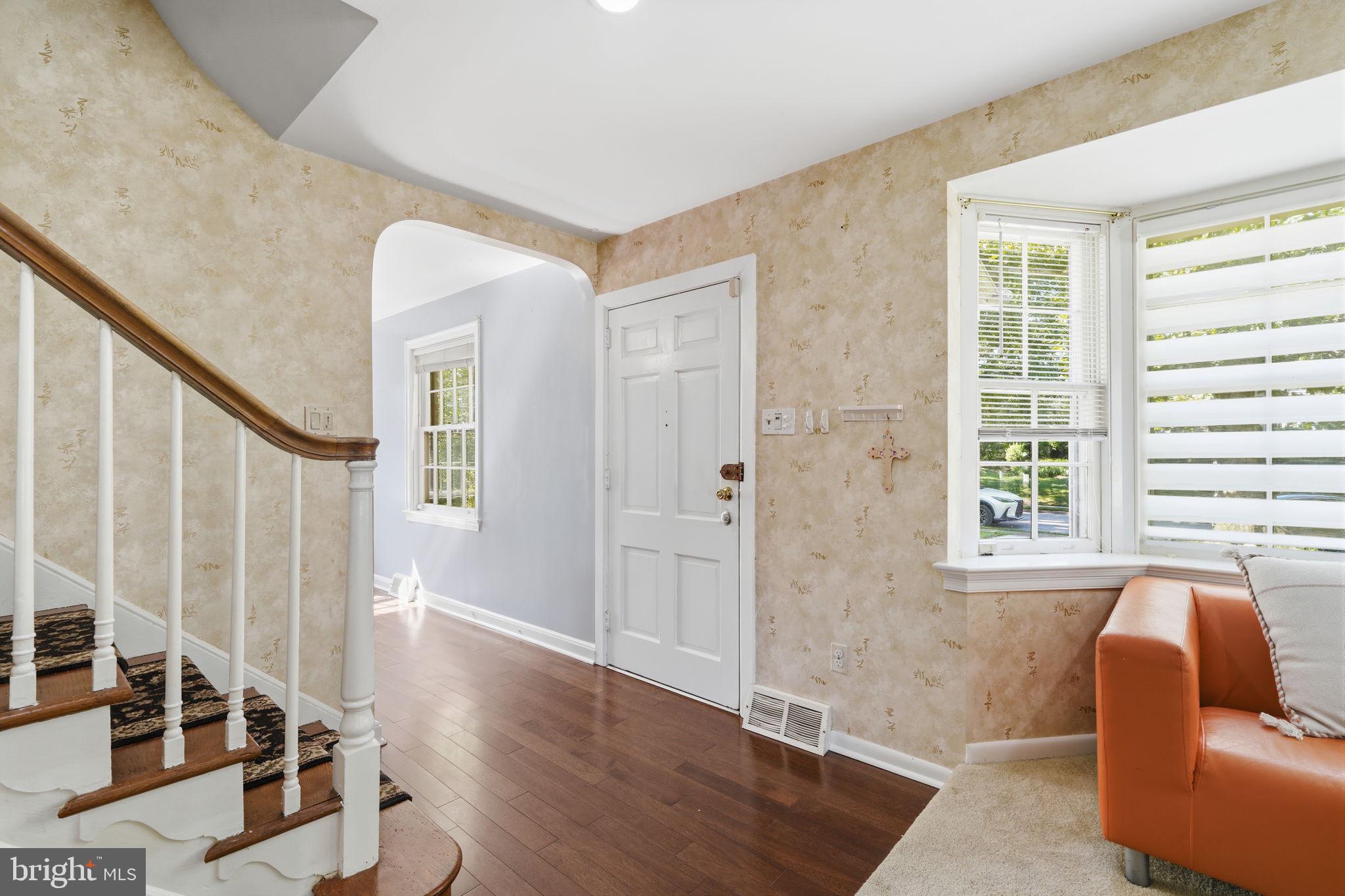 1102 Orleans Road Cheltenham, PA 19012 - Photo 3 of 39