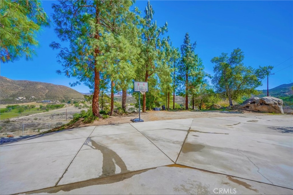 39100 Saddle Ridge Road Hemet, CA 92543 - Photo 6 of 59