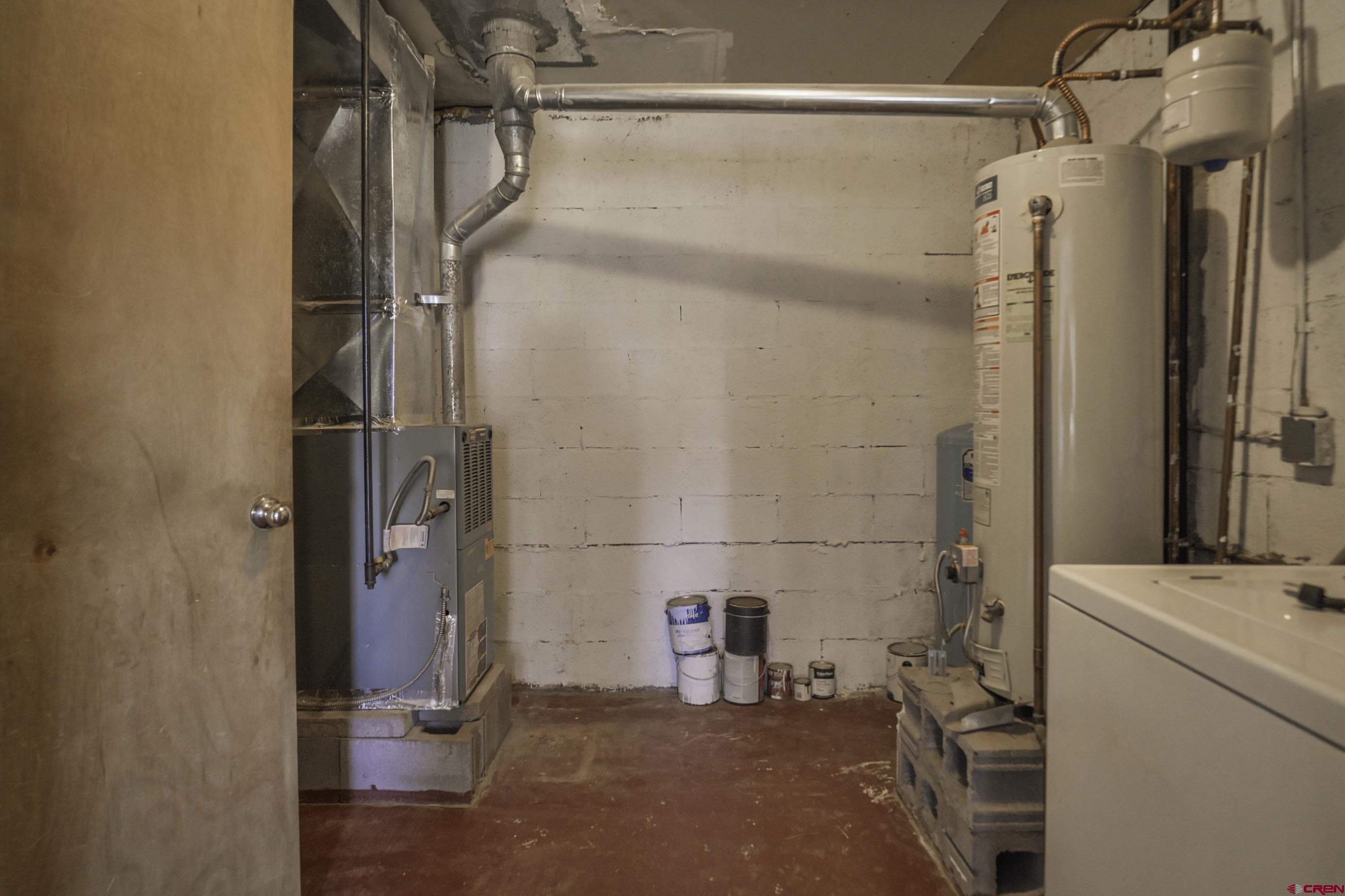 23500 Ridge Road Trinidad, CO 81082 - Photo 23 of 42 a bathroom with a sink and a shower