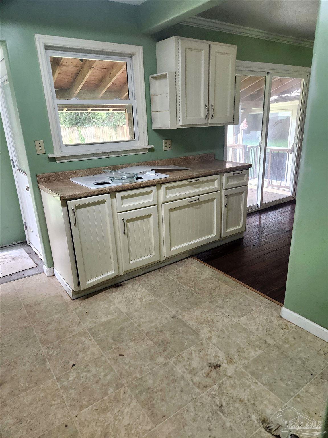 907 Rue Max Street Pensacola, FL 32507 - Photo 7 of 15