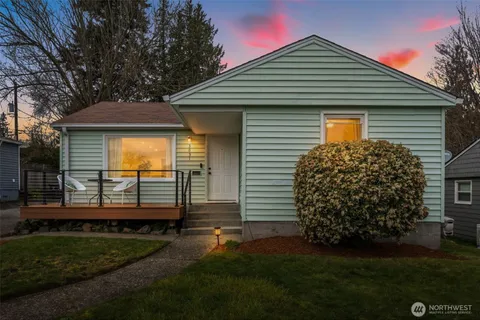 $795,000 | 3831 52nd Avenue Southwest, Seattle, WA 98116