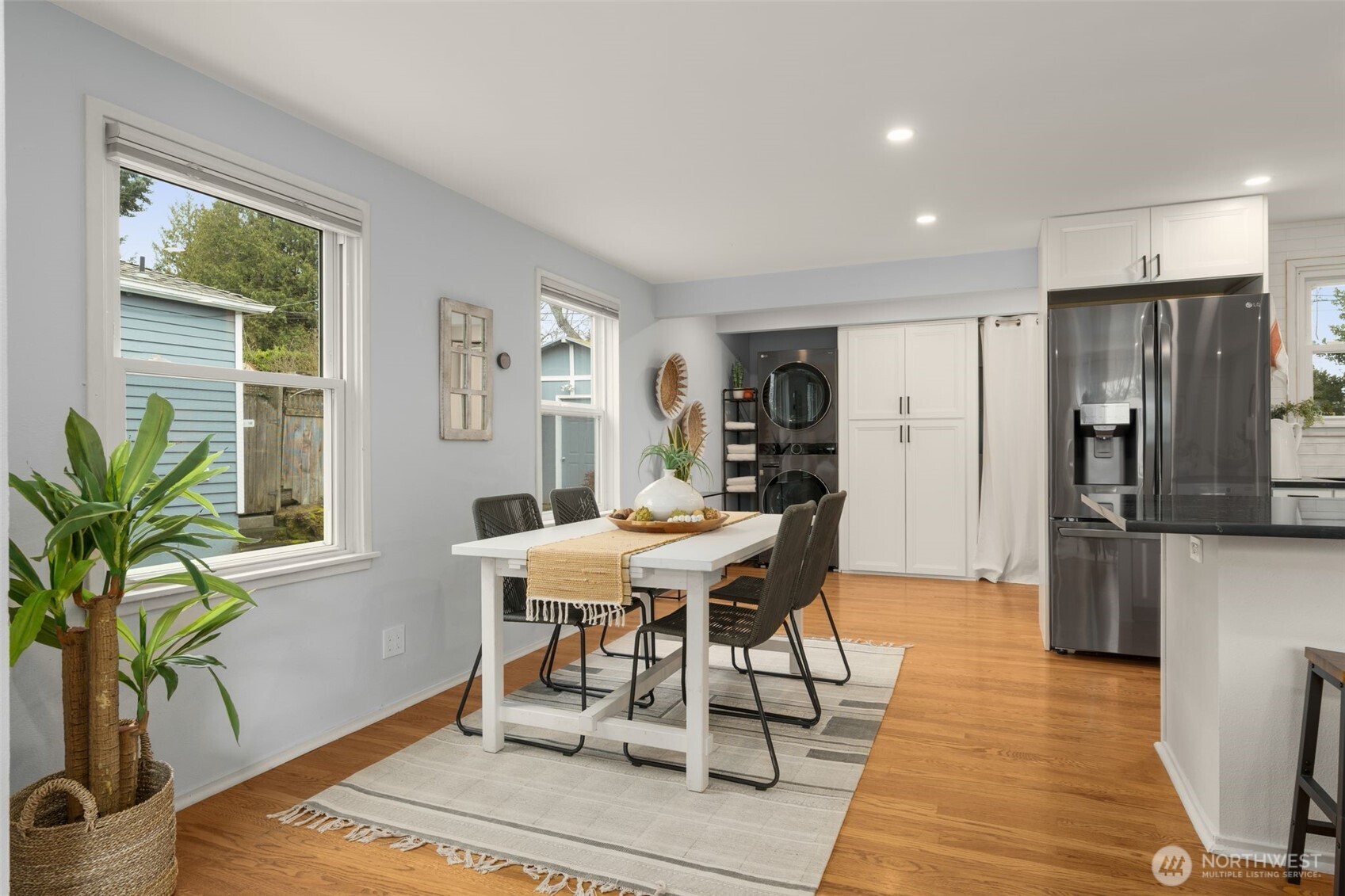 3831 52nd Avenue Southwest Seattle, WA 98116 - Photo 12 of 27