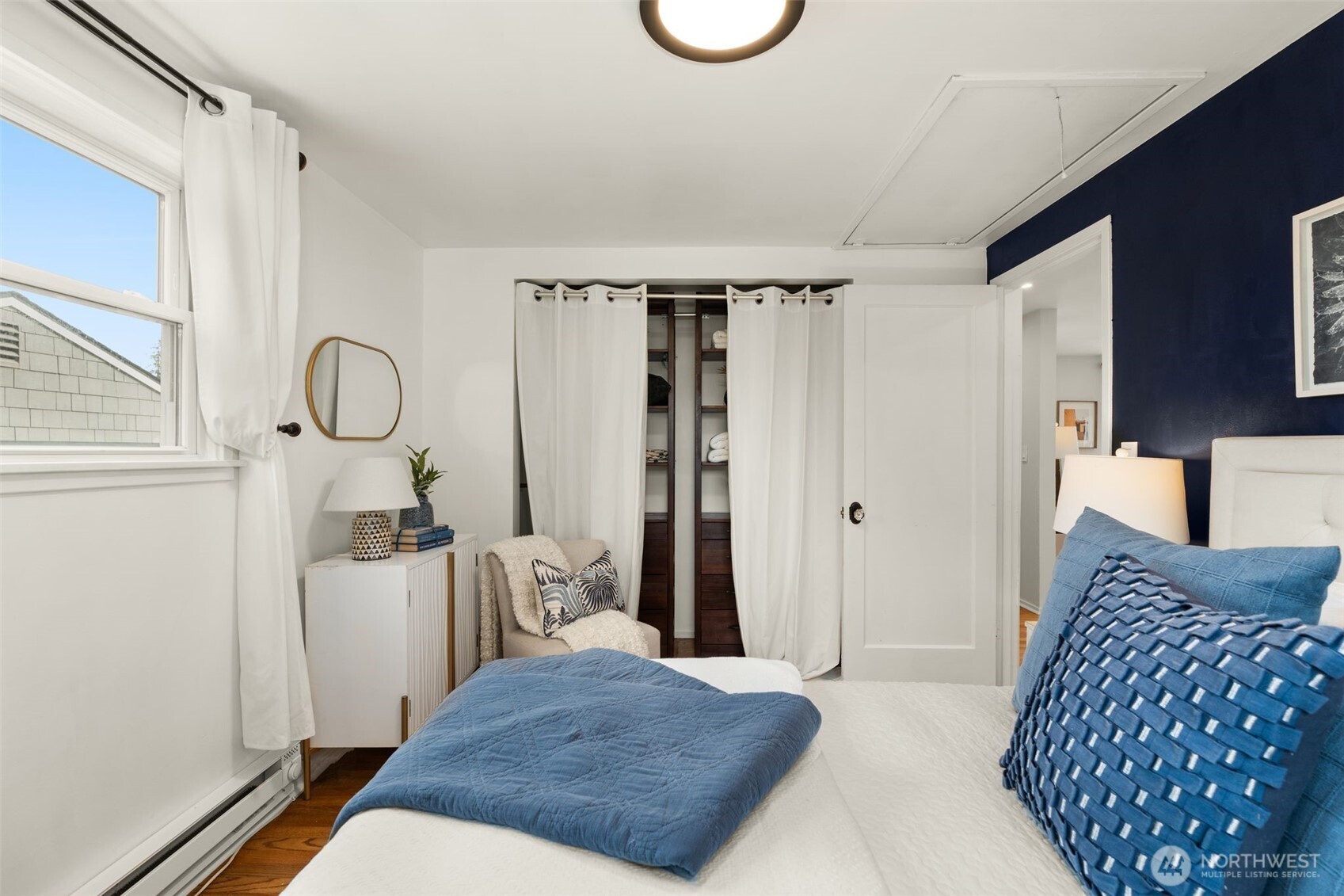 3831 52nd Avenue Southwest Seattle, WA 98116 - Photo 18 of 27