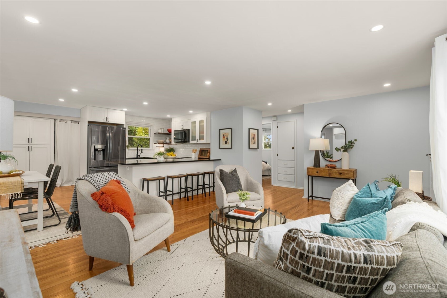 3831 52nd Avenue Southwest Seattle, WA 98116 - Photo 6 of 27