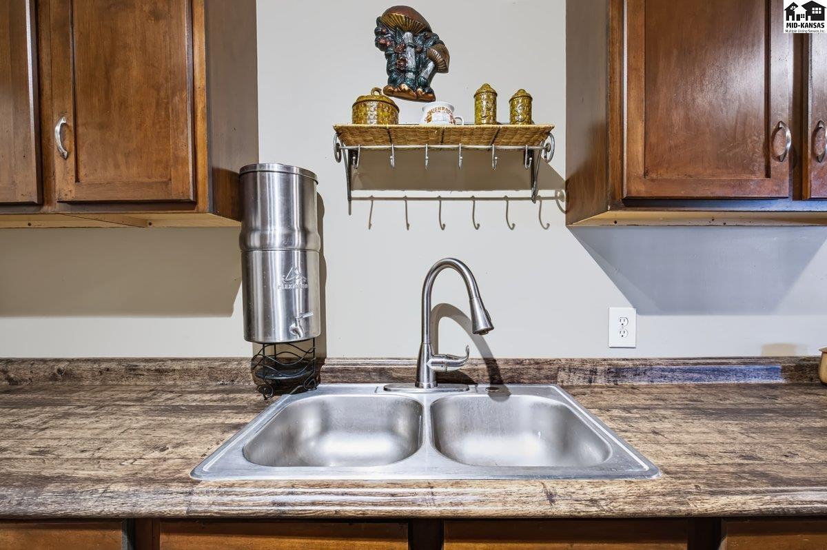 23618 South Dean Road Pretty Prairie, KS 67570 - Photo 6 of 25 Gallery Image 6