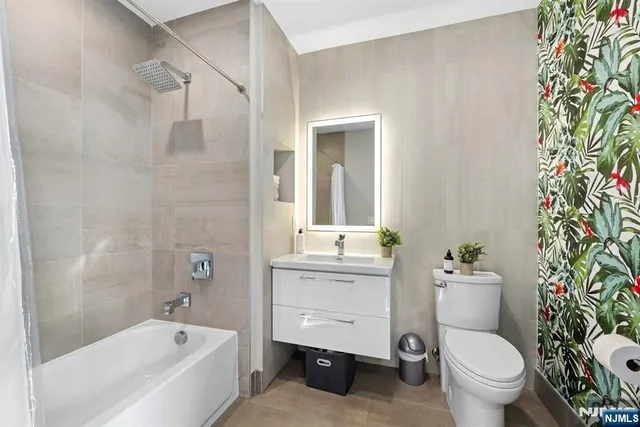 $1,450,000 | 711 1st Street, Unit 202, Hoboken, NJ 07030