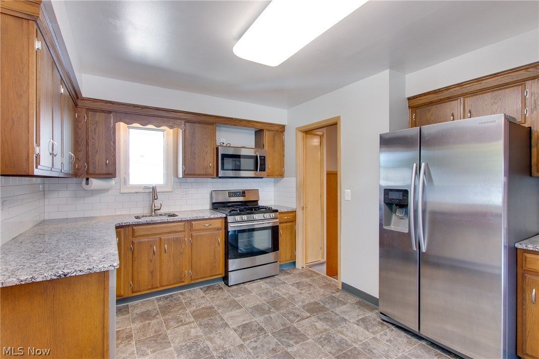 30835 Roosevelt Road Wickliffe, OH 44092 - Photo 6 of 22 Gallery Image 6
