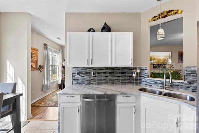 $418,000 | 624 Cliffs Inn Circle, Charlotte, NC 28214