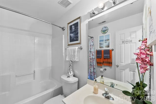 $418,000 | 624 Cliffs Inn Circle, Charlotte, NC 28214