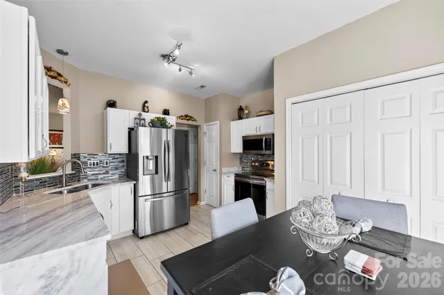 $418,000 | 624 Cliffs Inn Circle, Charlotte, NC 28214