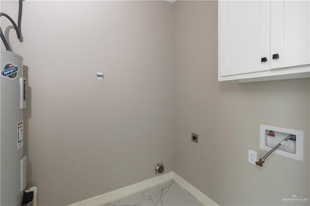 822 Whitewing Street Alamo, TX 78516 - Photo 10 of 11 a view of small space