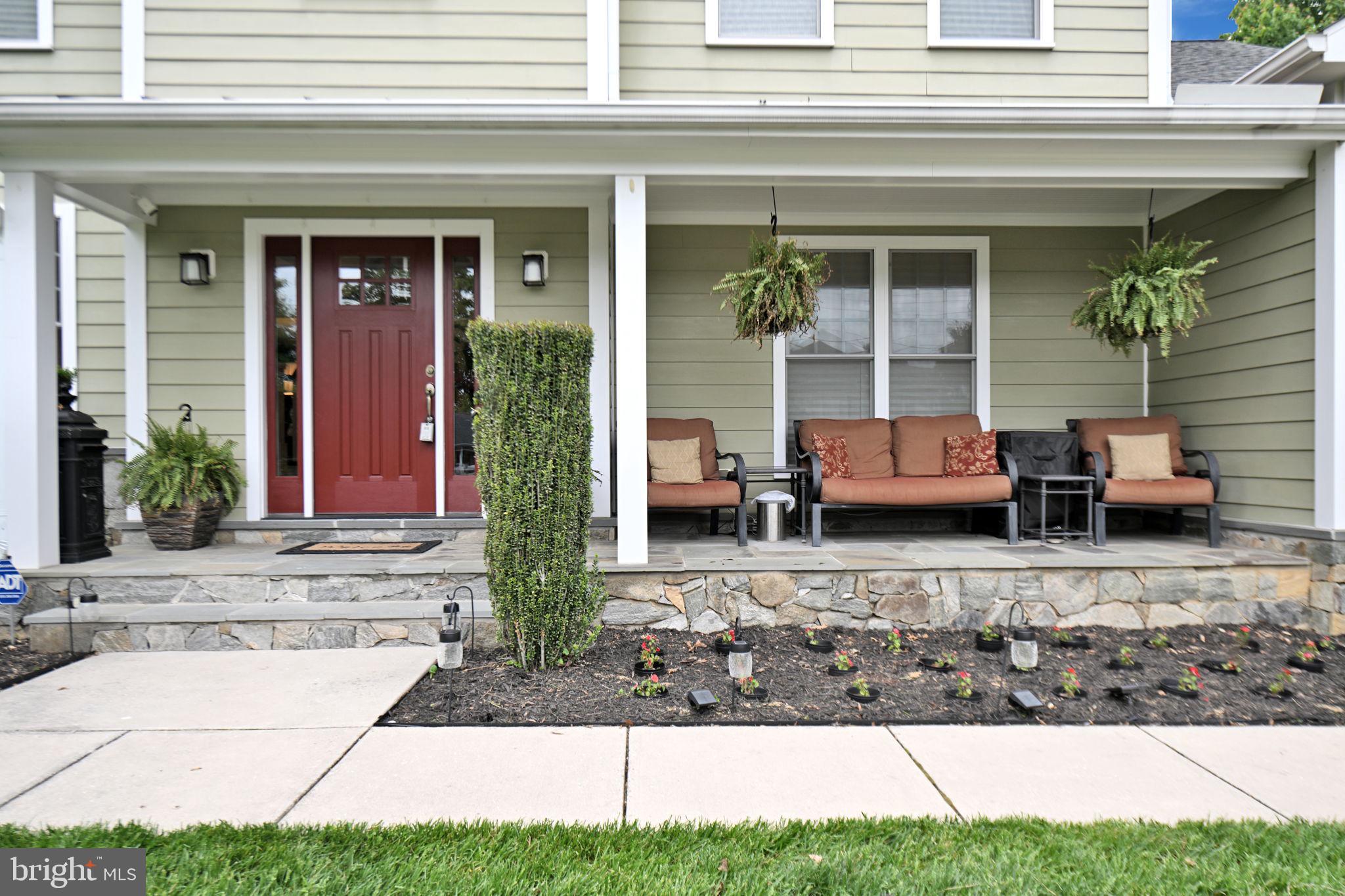 6200 Hanover Avenue Springfield, VA 22150 - Photo 4 of 87 Welcoming Entrance with outdoor seating