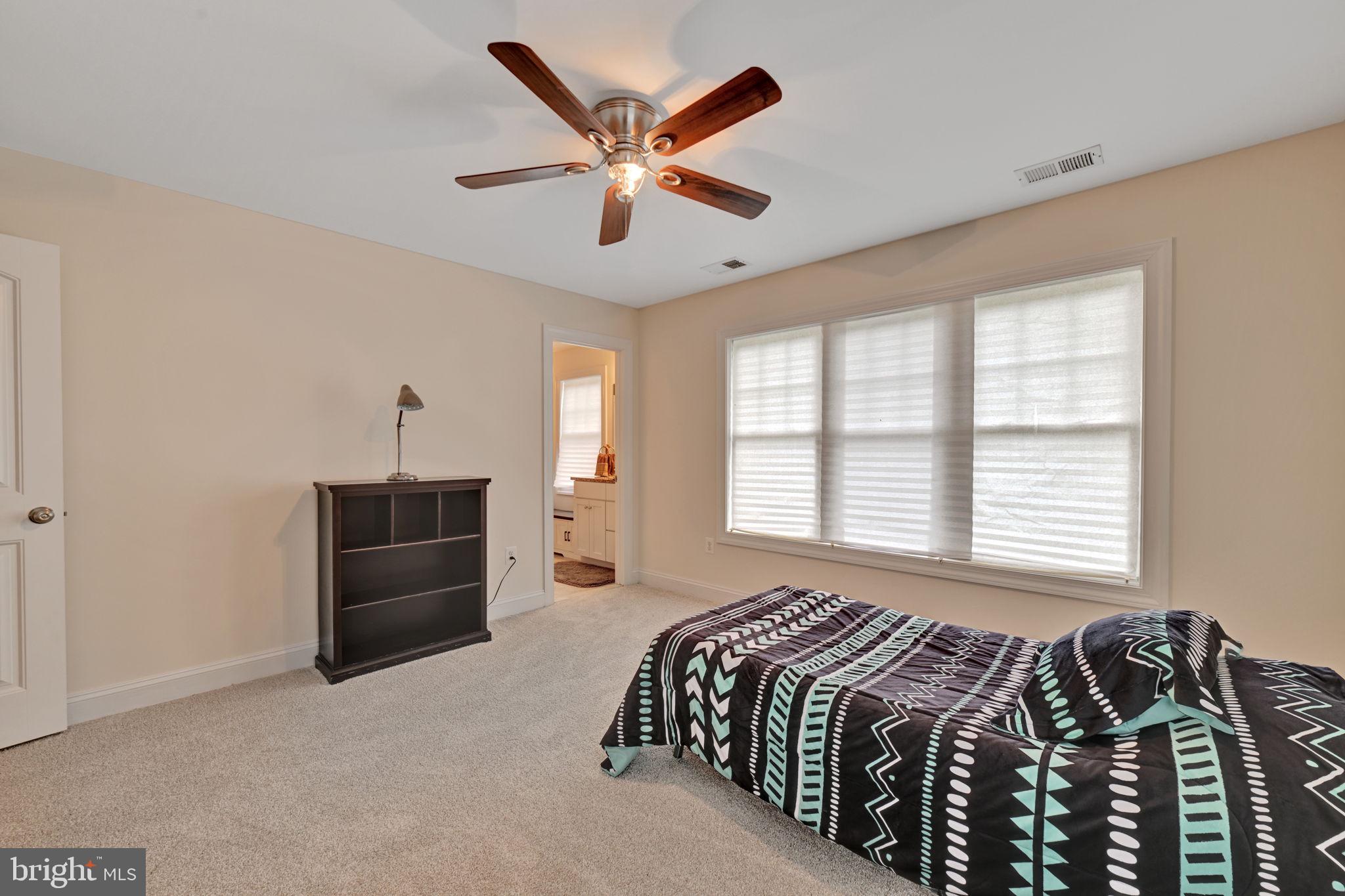 6200 Hanover Avenue Springfield, VA 22150 - Photo 41 of 87 Jack & Jill Bedroom