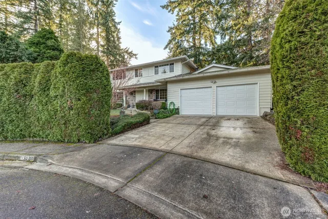 $4,100 | 12201 Southeast 65th Place, Bellevue, WA 98006