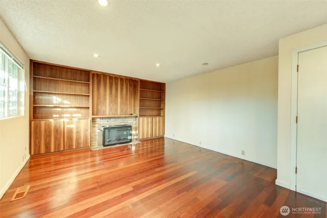 $4,100 | 12201 Southeast 65th Place, Bellevue, WA 98006