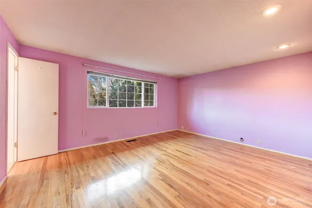 $4,100 | 12201 Southeast 65th Place, Bellevue, WA 98006