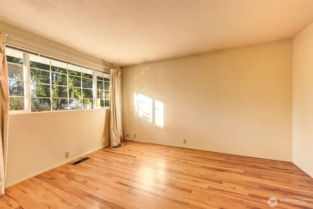 $4,100 | 12201 Southeast 65th Place, Bellevue, WA 98006