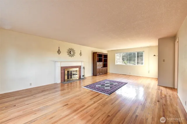 $4,100 | 12201 Southeast 65th Place, Bellevue, WA 98006