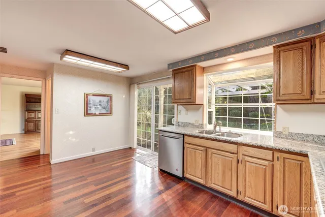 $4,100 | 12201 Southeast 65th Place, Bellevue, WA 98006