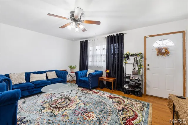 $164,900 | 744 Mary Jo Lane, Hazelwood, MO 63042