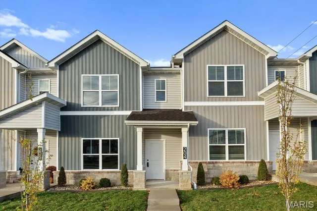 $339,900 | 204 West State Street, O'Fallon, IL 62269