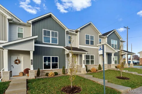 $338,800 | 204 West State Street, O'Fallon, IL 62269