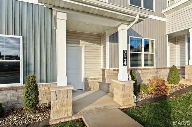 $339,900 | 204 West State Street, O'Fallon, IL 62269