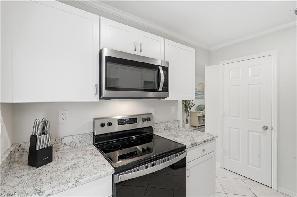 1281 Solana Road Naples, FL 34103 - Photo 10 of 28