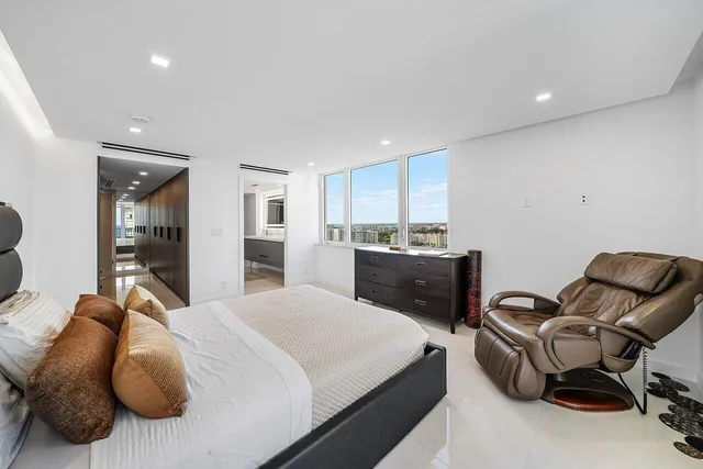 $2,495,000 | 550 South Ocean Boulevard, Unit 2207, Boca Raton, FL 33432