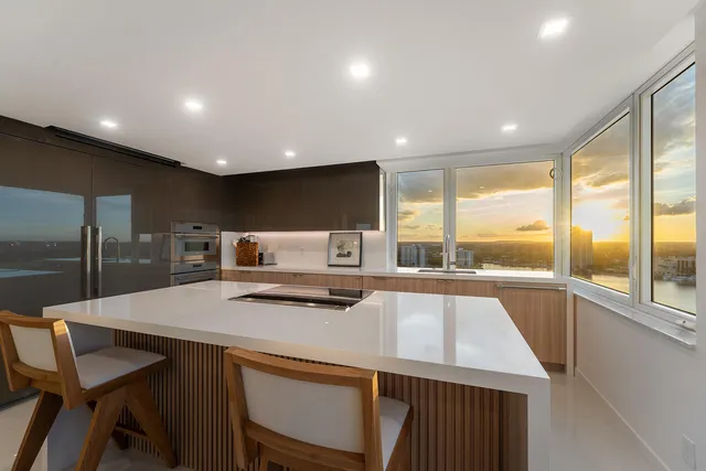 $2,495,000 | 550 South Ocean Boulevard, Unit 2207, Boca Raton, FL 33432