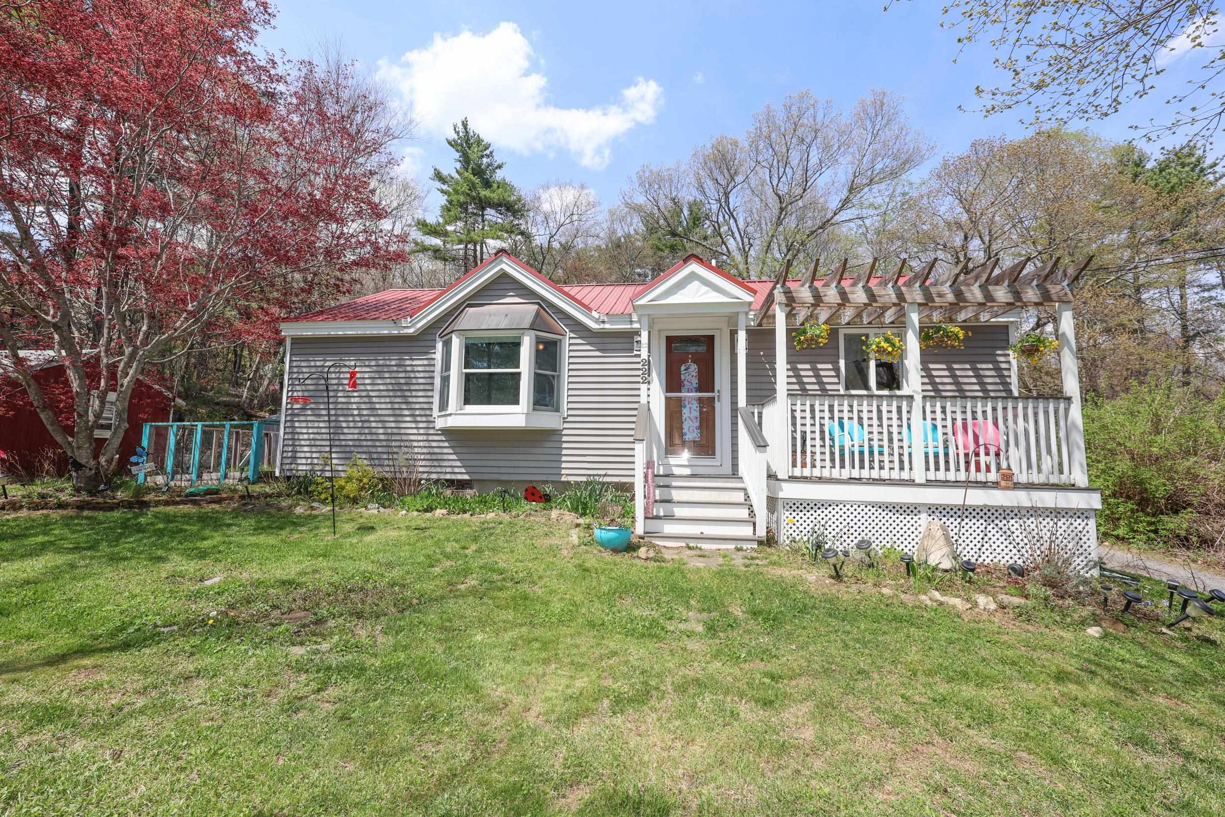 222 Hampstead Road Derry, NH 03038 - Photo 2 of 29
