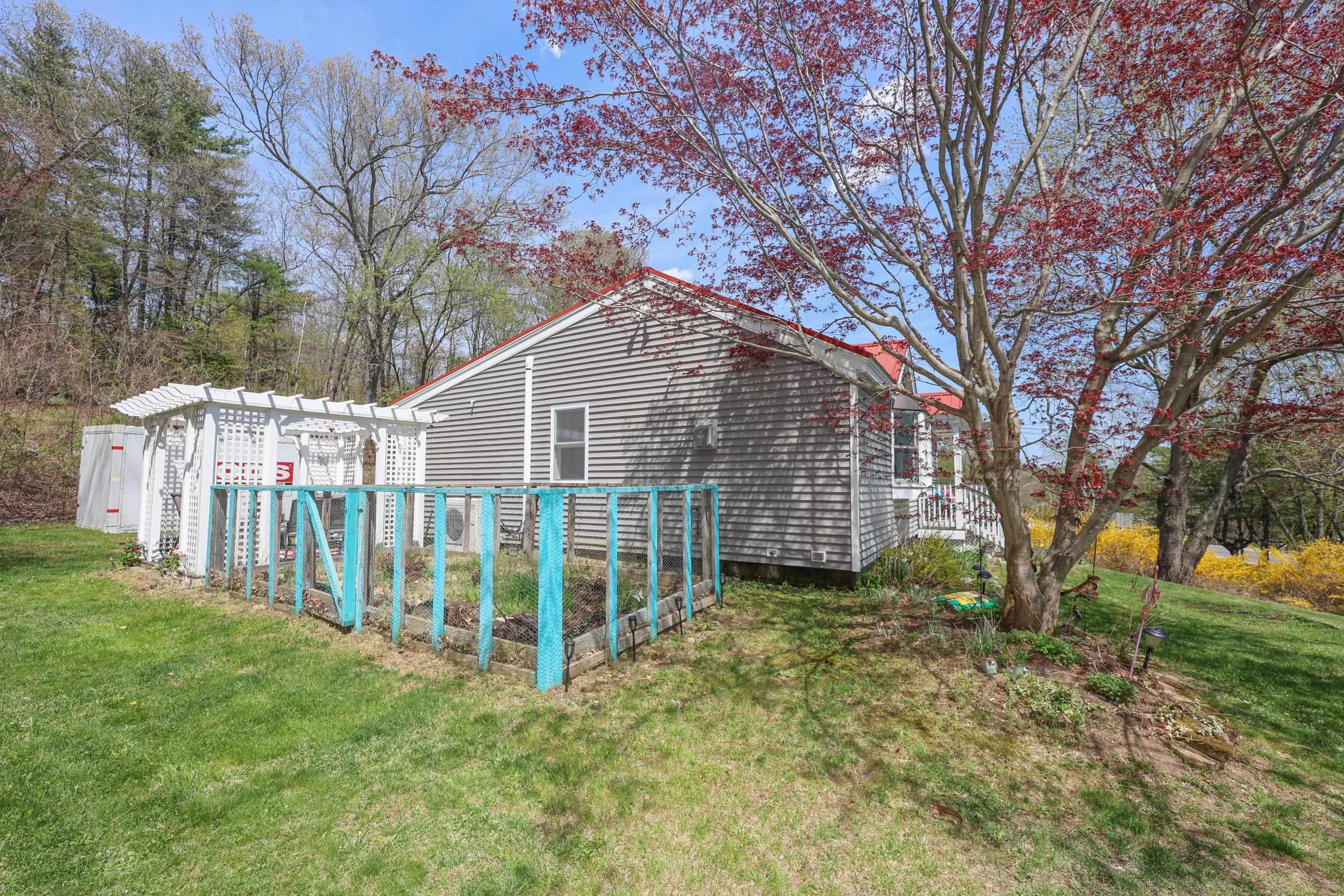 222 Hampstead Road Derry, NH 03038 - Photo 28 of 29