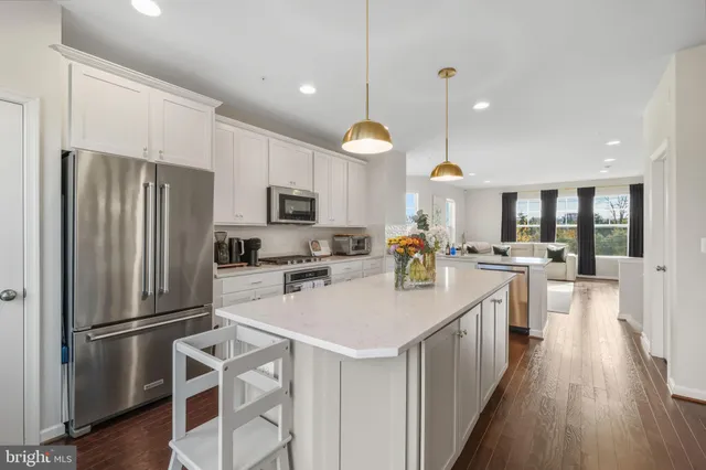 $634,900 | 15635 Trolley Lane, Silver Spring, MD 20906