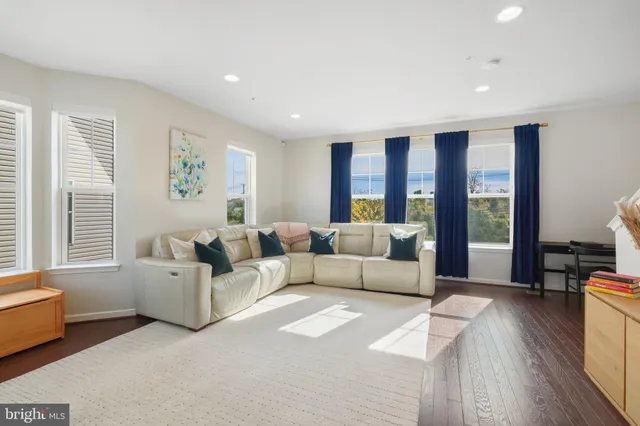 $634,900 | 15635 Trolley Lane, Silver Spring, MD 20906