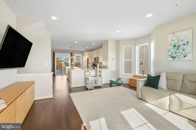 $634,900 | 15635 Trolley Lane, Silver Spring, MD 20906