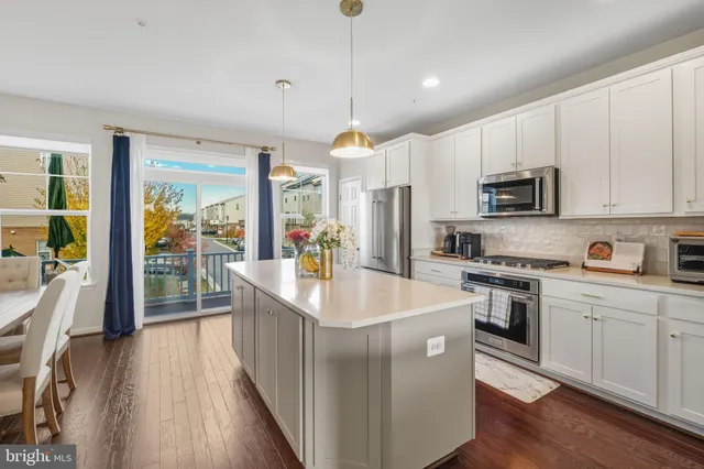 $634,900 | 15635 Trolley Lane, Silver Spring, MD 20906